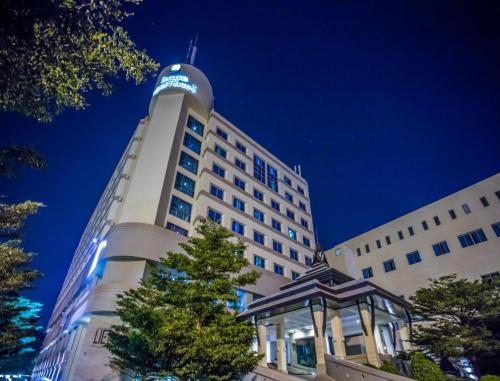 โรงแรมกรุงศรี ริเวอร์ (Krungsri River Hotel) 